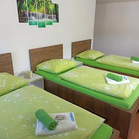 Na Odborarov 아파트