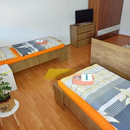 شقة Na Odborarov *